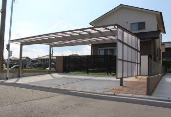 小野市　外構工事　シャープなデザインが印象的なカーポート